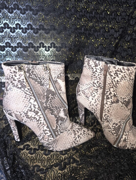 Qupid Shoes - Qupid Snake-Print Ankle Booties in Neutral Taupe